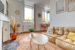 Część wypoczynkowa w obiekcie Ambiance Jungle et Cocon en hyper centre pour 2, 4 ou 6 pers - MyLittleStay