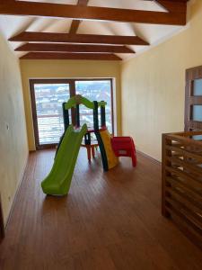 Herní místnost nebo prostor pro děti v ubytování Vila Smržovka