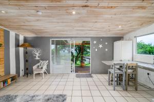 Φωτογραφία από το άλμπουμ του 302 On Old Sea View Road Chelsea στο Πορτ Ελίζαμπεθ