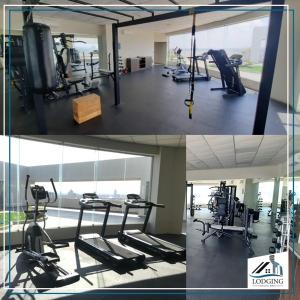 two pictures of a gym with exercise bikes in it at Apto en Excelente Zona con Gym Sauna y Jacuzzi in Santa Cruz de la Sierra
