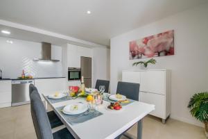 Η κουζίνα ή μικρή κουζίνα στο Ideal Property Mallorca - Son Vent Muntanya - 2
