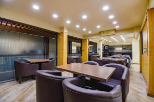 Posezení v ubytování FabHotel SR Wakad - Nr Mall of Millenium