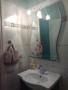 Kúpeľňa v ubytovaní Ζεστή φωλιά + 24 fotografií