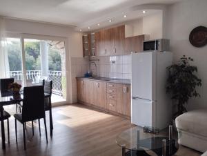 Kuchyň nebo kuchyňský kout v ubytování Apartment in Rovinj with Terrace, Air condition, WIFI, Washing machine (4686-2) + 34 fotografií