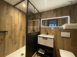 Afbeelding uit fotogalerij van Loft red lights in Saint-Cyprien