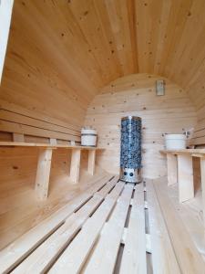 Afbeelding uit fotogalerij van Dom na Wzgórzu SŁOŃCE na wyłączność JACUZZI ELEKTRYCZNE SAUNA ROWERY in Zawóz