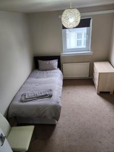 Gallery image of No 11 3 BED SERVICED APPARTMENT TOWN CENTRE in Girvan +9 photos