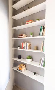 The library in Az apartmant
