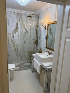 Koupelna v ubytování Apartament Parys Gold