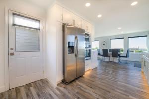 Gallery image of Loki's Kingdom in Rockaway Beach +44 photos