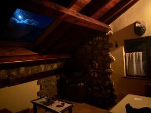 A television and/or entertainment centre at El Invernal de Picos