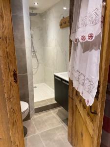 Kúpeľňa v ubytovaní Megève Le Sapin bat A