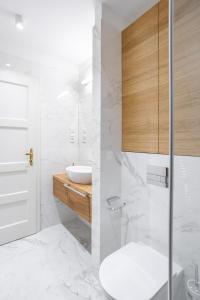 Koupelna v ubytování Sophisticated Apartment in Vinohrady by Prague Days