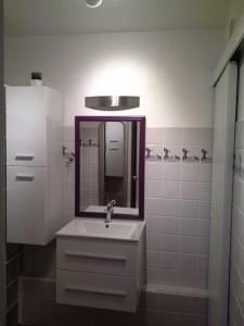 Koupelna v ubytování Studio La Violette