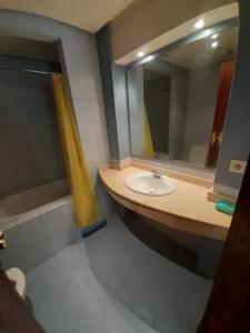 Salle de bains dans l'établissement Marina Agadir appartement