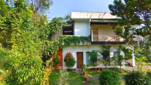 Zahrada ubytování Riverbench Homestay Munnar, Anaviratty