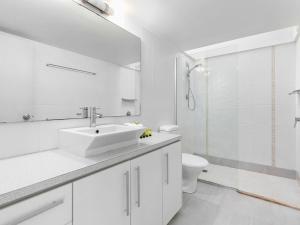 Ένα μπάνιο στο 5 9 Barbados Crescent Noosaville +10 φωτογραφίες