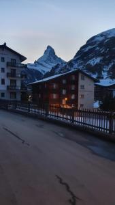 Nespecifikovaný výhled na hory nebo výhled na hory při pohledu z apartmánu + 1 fotografie