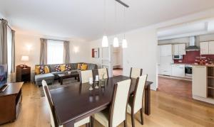 Kuchyňa alebo kuchynka v ubytovaní Ferienhaus Kleine Gartenvilla + 19 fotografií
