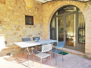 Patio alebo iná vonkajšia časť ubytovania Belvilla by OYO Rododendro