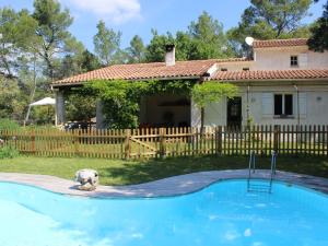 Fotografia z galérie ubytovania Holiday home in Lorgues with private pool v destinácii Lorgues