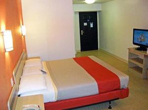 TV a/nebo společenská místnost v ubytování Motel 6-Pasadena, TX