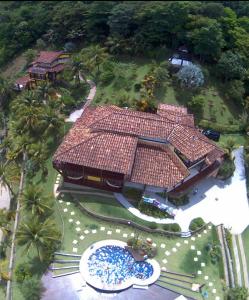 Vila de duas casas em Ilhabela com 9 suites a vista de pájaro