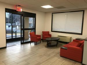 Photo de la galerie de l'établissement Super 8 by Wyndham WestEnd Alexandria,VA Washington DC Area, à Alexandria