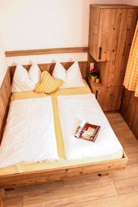 Postel nebo postele na pokoji v ubytování PEOPLE'S Hotel