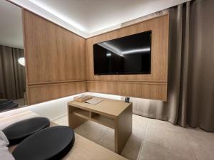 TV a/nebo společenská místnost v ubytování From H Sodo Hotel Paju