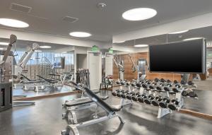 Fitness centrum a/nebo fitness zařízení v ubytování Vdara Studio Suite 011 Pool View FREE VALET Parking