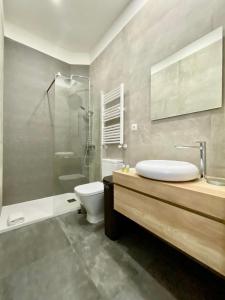 A bathroom at La Latina Market - Apartamento de 2 dormitorios