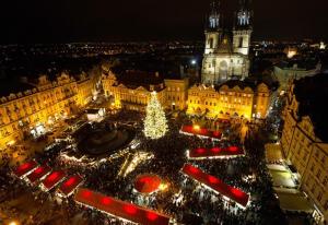 Nespecifikovaný výhled na destinaci Praha nebo výhled na město při pohledu z penzionu