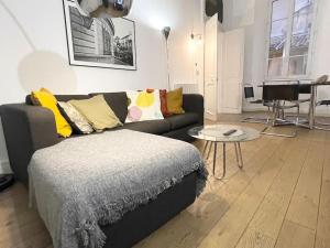 Homelivia, VIEUX NICE, appartement de charme, clim balcon