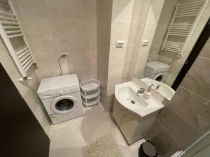 Gallery image of No. 110 / Downtown in Iaşi +11 photos