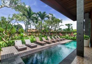 Bazén v ubytování Sarin Ubud Suites by Pramana Villas nebo v jeho okolí