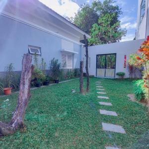 Zahrada ubytování TM 16 Padang, Near Mentawai Fast & City Center
