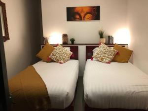 Postel nebo postele na pokoji v ubytování 1 Bedroom 5 Star Luxury Sea View Villa Angthong Hills SDV227G-By Samui Dream Villas