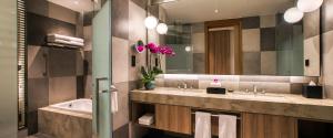 PARKROYAL Langkawi Resort的一间浴室