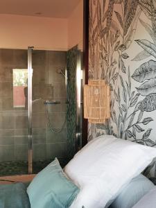 Koupelna v ubytování Kaz C2C - Une maison Balinaise avec jacuzzi