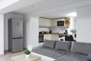 T&K Apartments - Dusseldorf - 2 rooms - Ground floor tesisinde mutfak veya mini mutfak