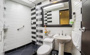 Ένα μπάνιο στο Hotel Classic