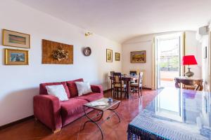 A seating area at Appartamento a Santa Maria La Nova by Wonderful Italy