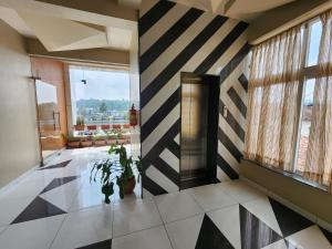 Nespecifikovaný výhled na hory nebo výhled na hory při pohledu z hotelu