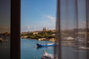 Cele mai bune 10 hoteluri cu piscine din Il-Gżira, Malta | Booking.com