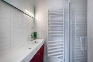 Kúpeľňa v ubytovaní Maison d’Architecte Face Mer à la Plaine sur Mer