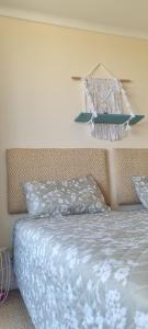 Uma cama ou camas num quarto em T2+1 - Sousa Vila - Apartament with the best pool @ Algarve