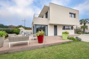 Vonkajšia záhrada v ubytovaní Maison d’Architecte Face Mer à la Plaine sur Mer