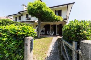 Kép Homely villa with private garden and shared pool szállásáról Porto Santa Margherita di Caorléban a galériában