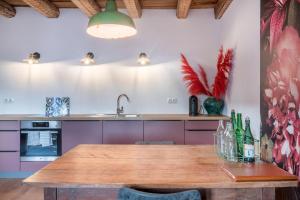 A kitchen or kitchenette at Eichhof Apartment Thymian